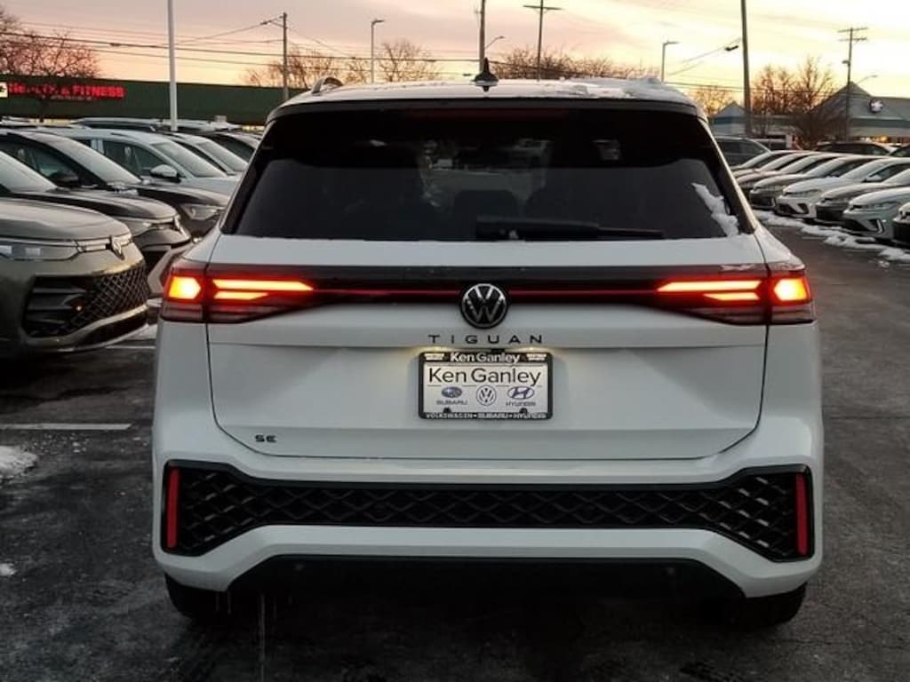 New 2026 Volkswagen Tiguan 2.0T SE R-Line Black SUV