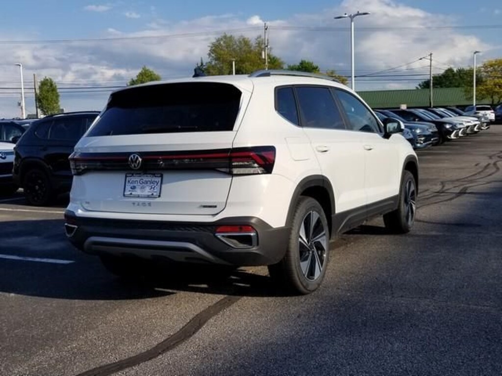 New 2026 Volkswagen Taos 1.5T SE SUV