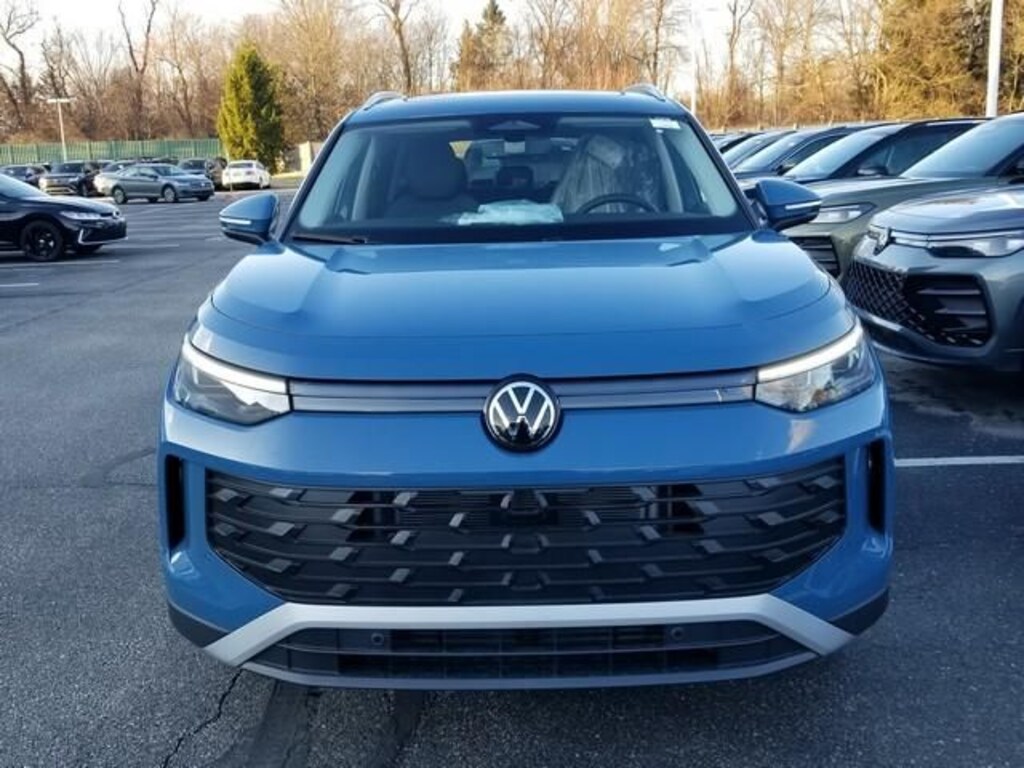 New 2026 Volkswagen Tiguan 2.0T SE SUV