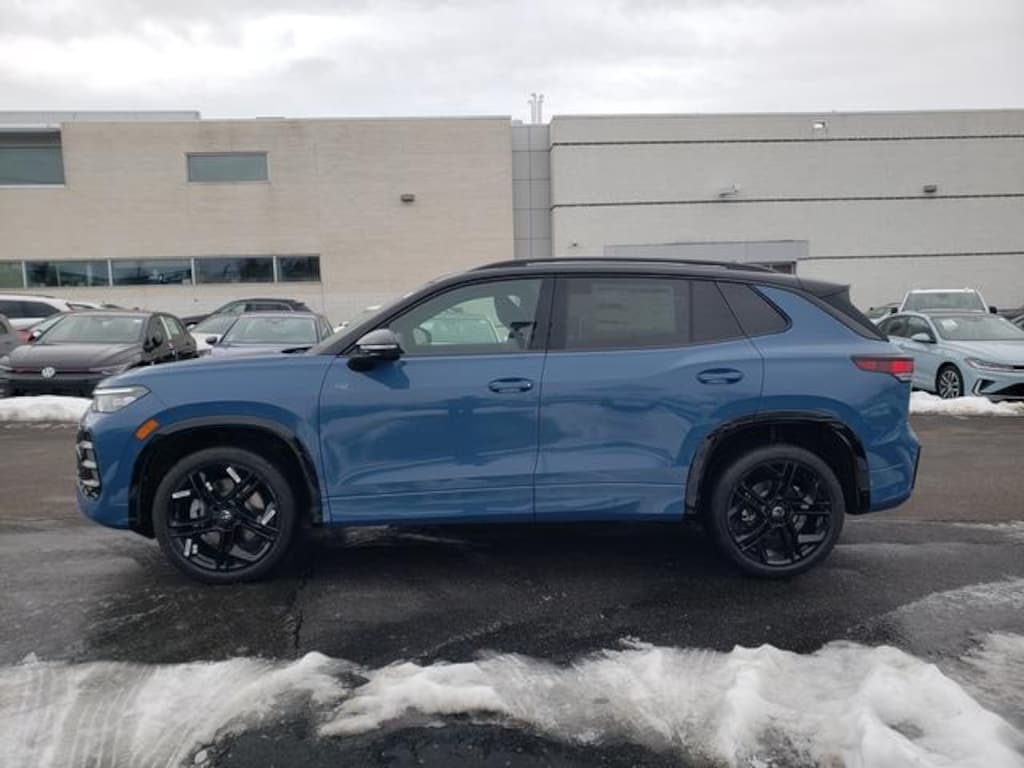 New 2026 Volkswagen Tiguan 2.0T SE R-Line Black SUV