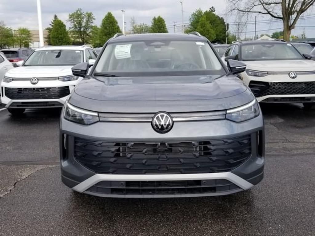 New 2026 Volkswagen Tiguan 2.0T SE SUV