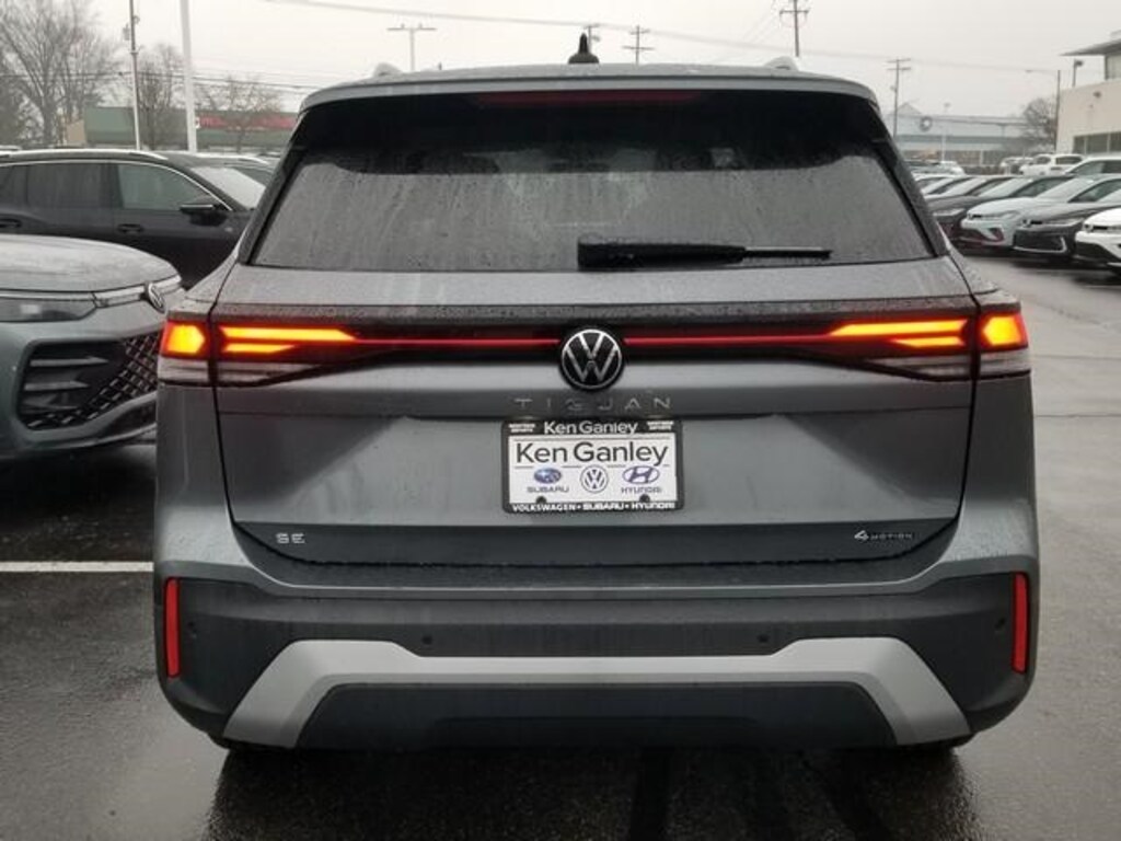 New 2026 Volkswagen Tiguan 2.0T SE SUV