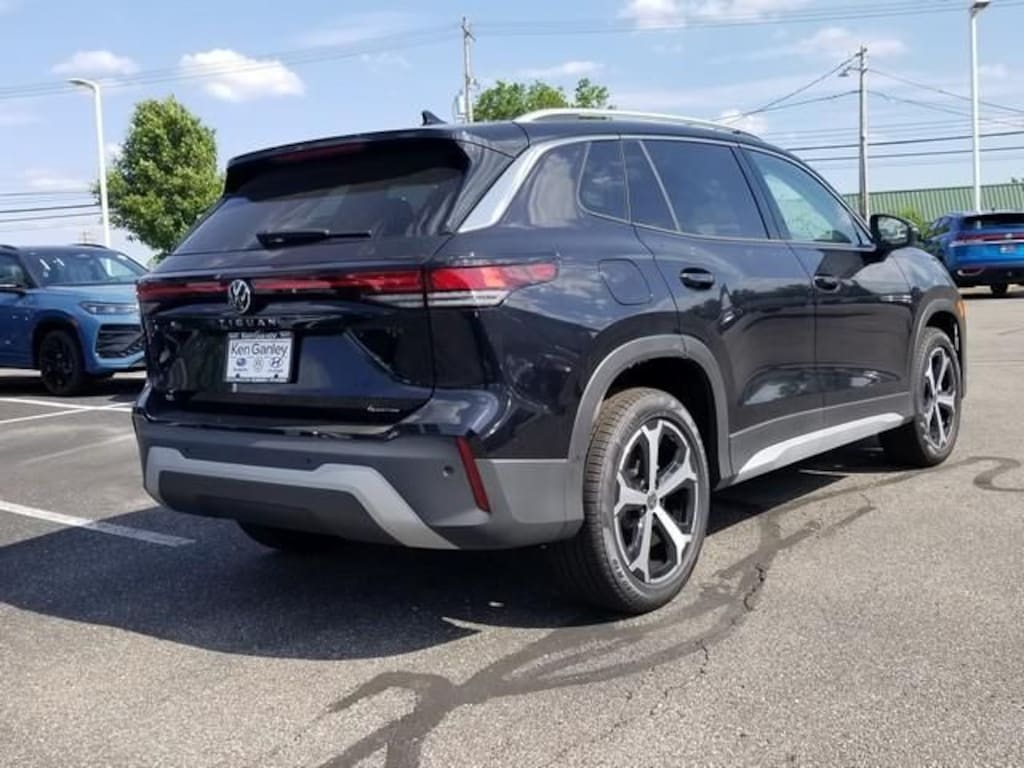 New 2026 Volkswagen Tiguan 2.0T SE SUV