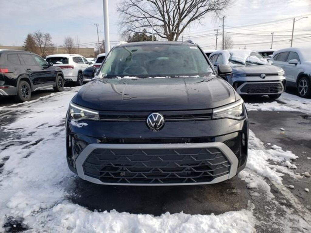 New 2026 Volkswagen Taos 1.5T SE SUV