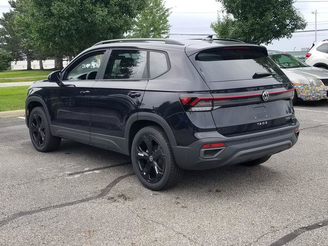 New 2026 Volkswagen Taos 1.5T SE Black SUV