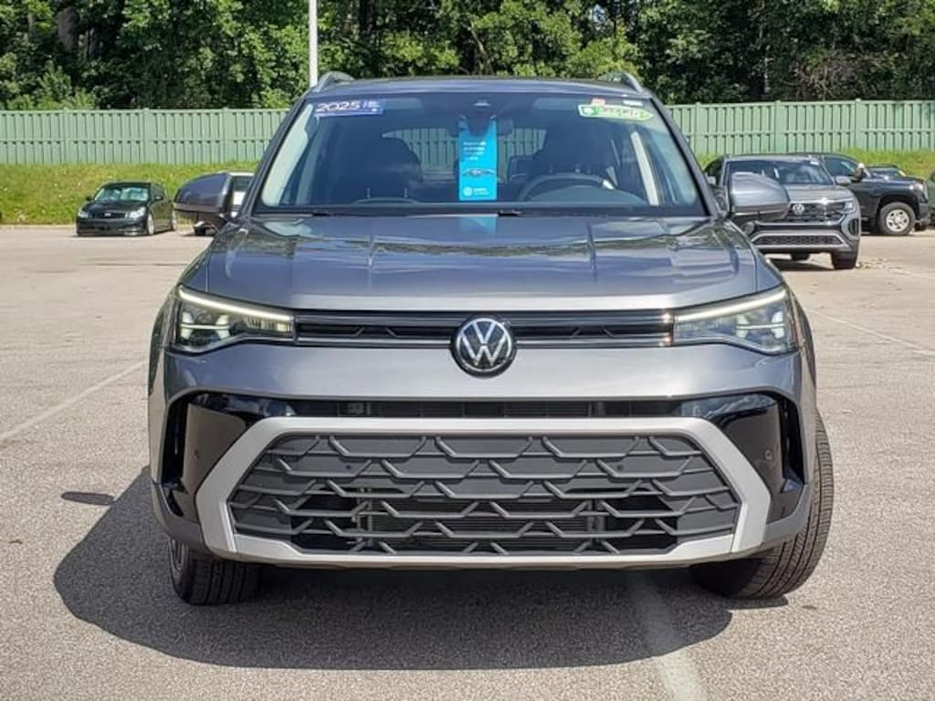 Used 2025 Volkswagen Taos 1.5T SE SUV