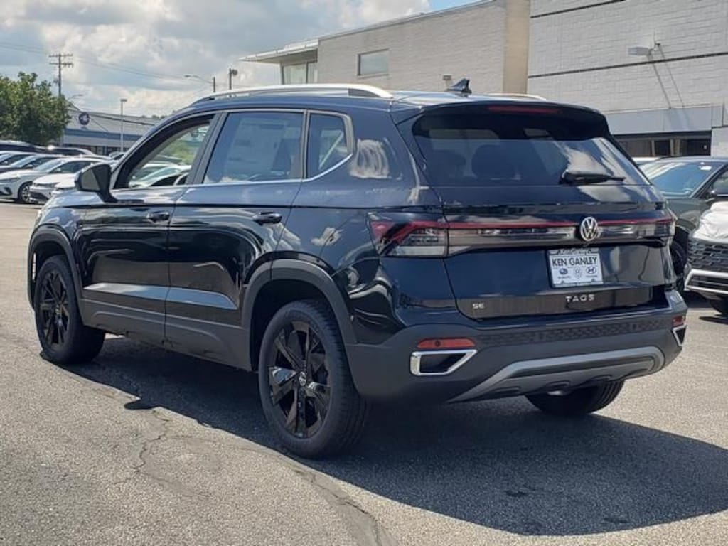 New 2026 Volkswagen Taos 1.5T SE SUV