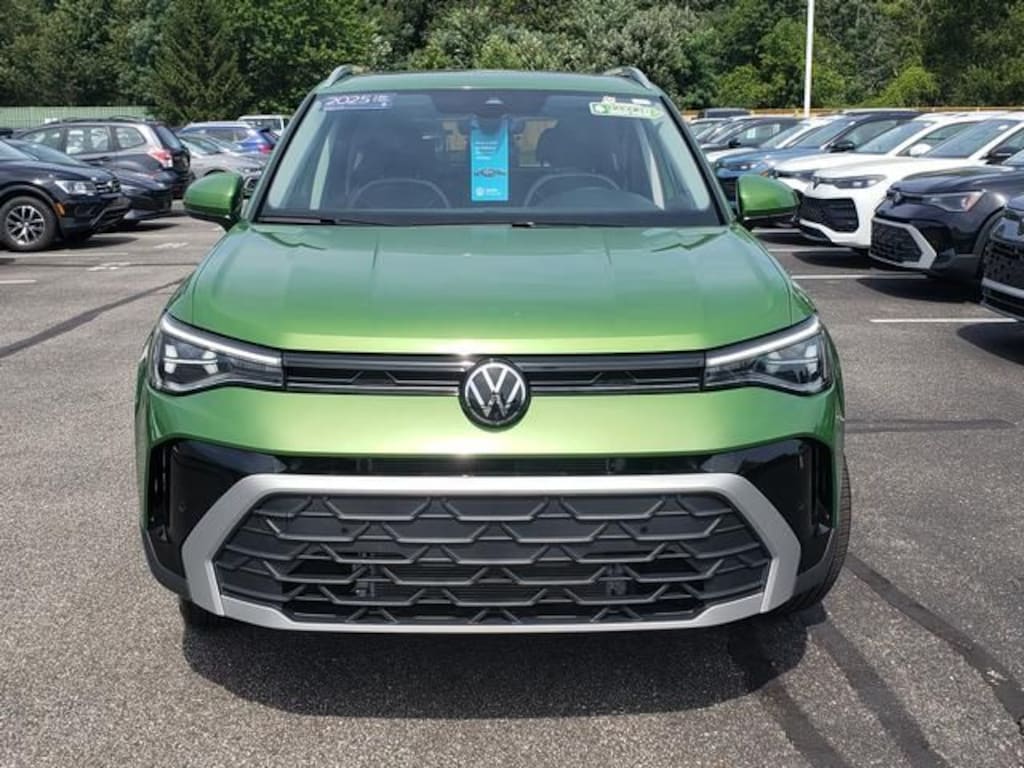 Used 2025 Volkswagen Taos 1.5T SE SUV