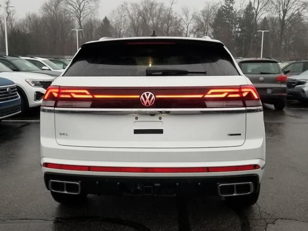 New 2026 Volkswagen Atlas Cross Sport 2.0T SEL Premium R-Line SUV