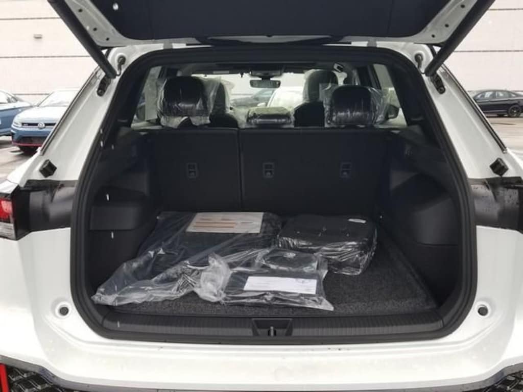 New 2026 Volkswagen Tiguan 2.0T SE R-Line Black SUV