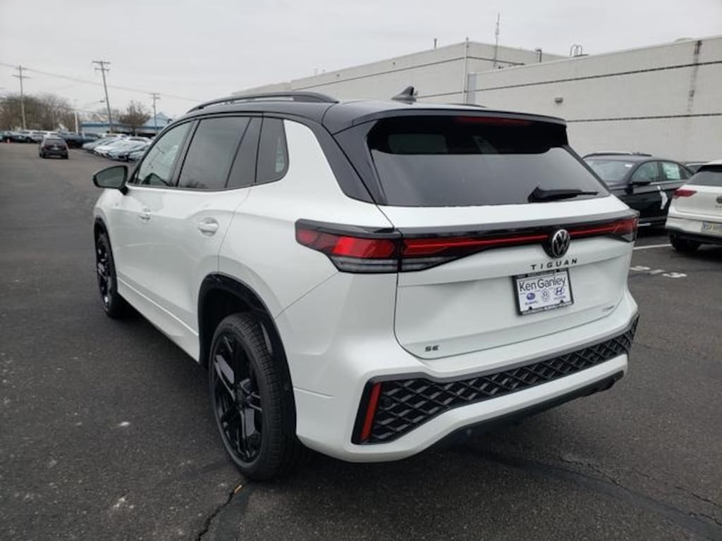 New 2026 Volkswagen Tiguan 2.0T SE R-Line Black SUV