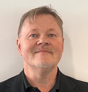 Staff member Dan Walker from ID_25babf1251a8