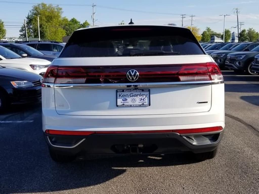 New 2026 Volkswagen Atlas Cross Sport 2.0T SE w/Technology SUV
