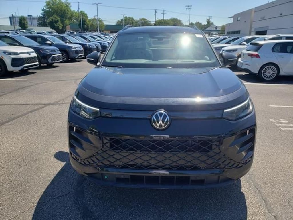 New 2026 Volkswagen Tiguan SE R-Line Black SUV