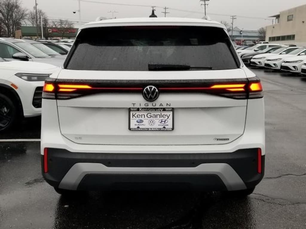 New 2026 Volkswagen Tiguan 2.0T SE SUV