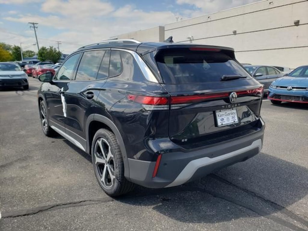 New 2026 Volkswagen Tiguan 2.0T SE SUV