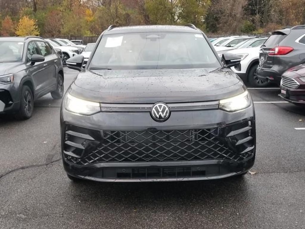 New 2026 Volkswagen Tiguan 2.0T SE R-Line Black SUV