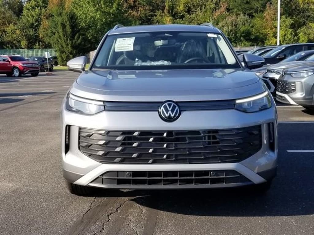 New 2025 Volkswagen Tiguan 2.0T SE SUV