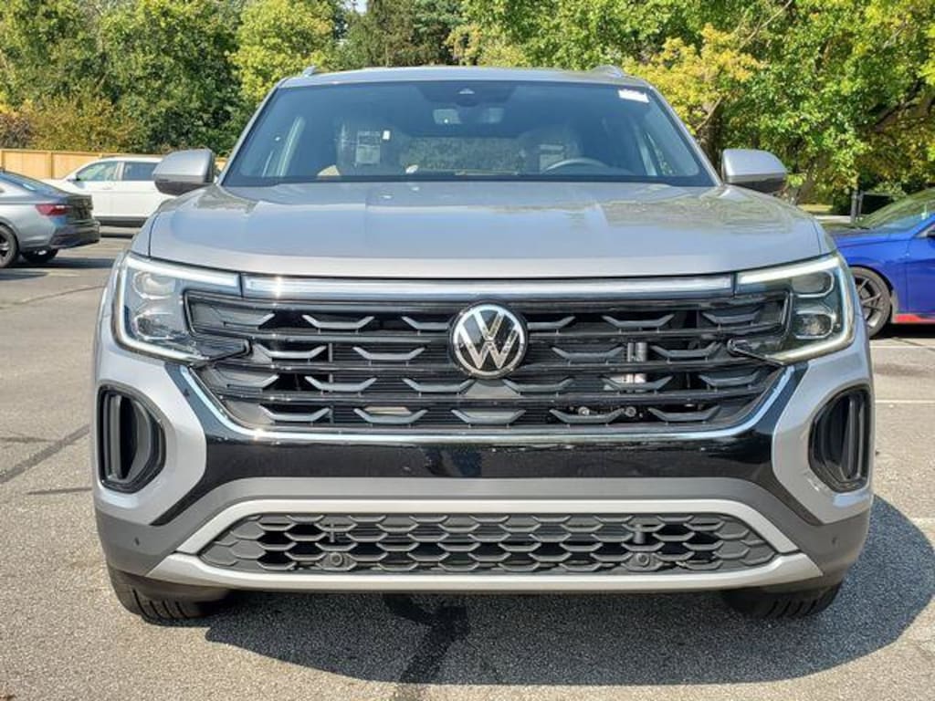 New 2026 Volkswagen Atlas Cross Sport SE w/Technology SUV