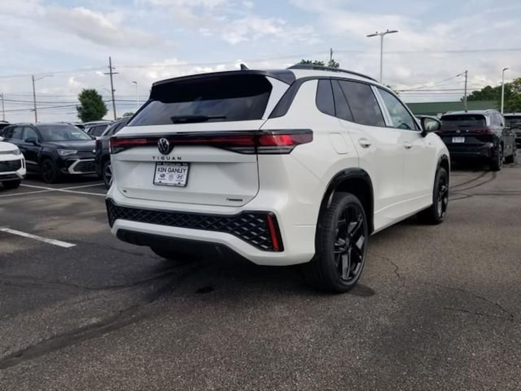 New 2026 Volkswagen Tiguan 2.0T SE R-Line Black SUV