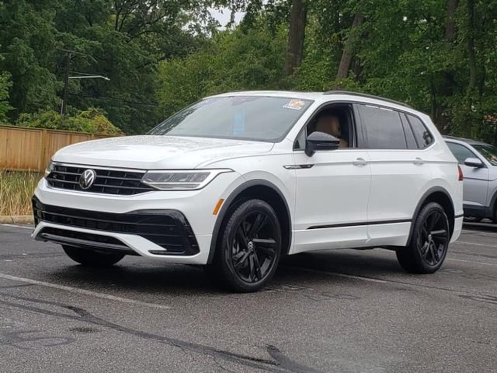 Certified 2024 Volkswagen Tiguan 2.0T SE R-Line Black SUV