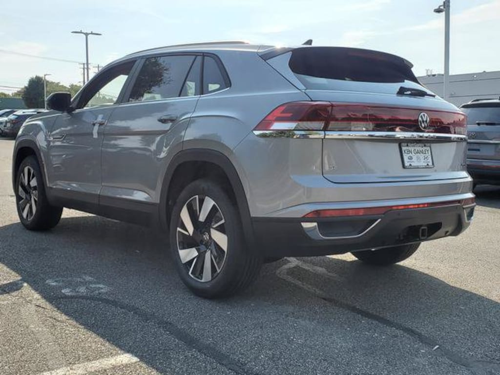 New 2026 Volkswagen Atlas Cross Sport SE w/Technology SUV