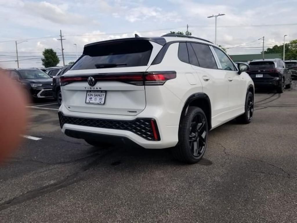 New 2026 Volkswagen Tiguan 2.0T SE R-Line Black SUV