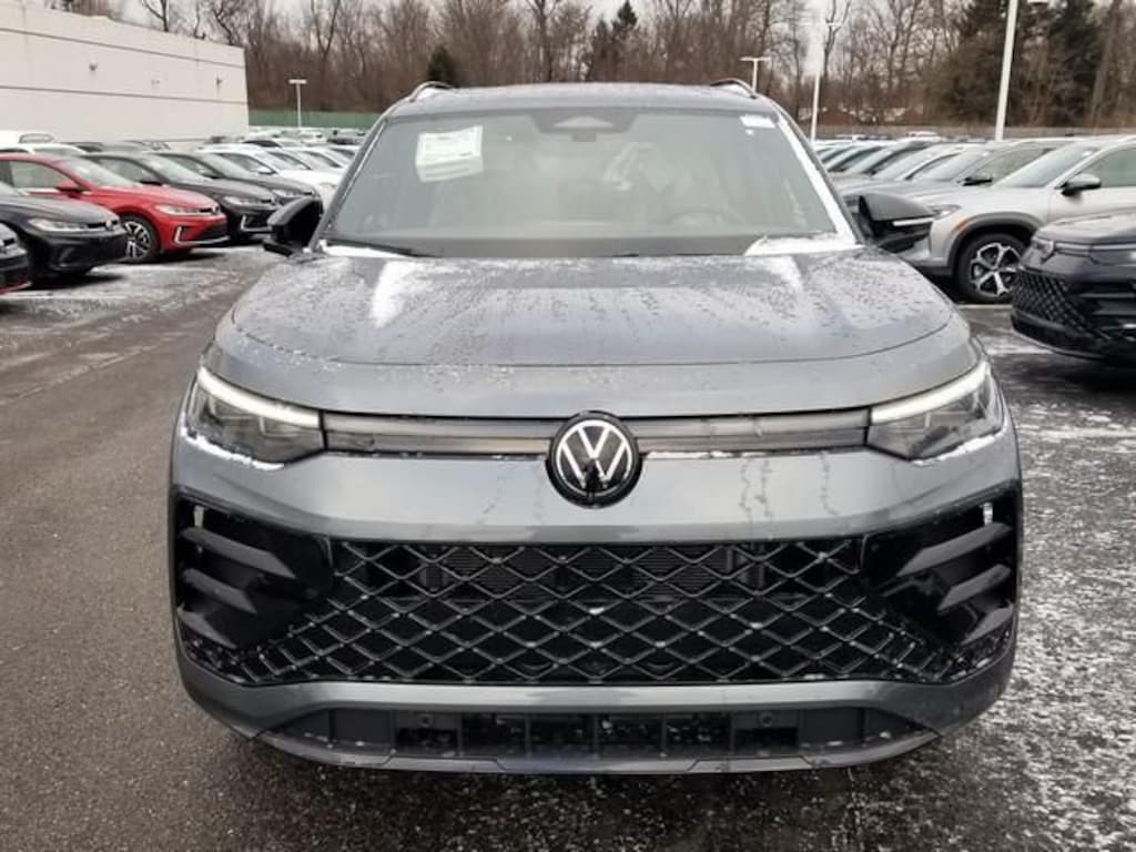 New 2026 Volkswagen Tiguan 2.0T SE R-Line Black SUV