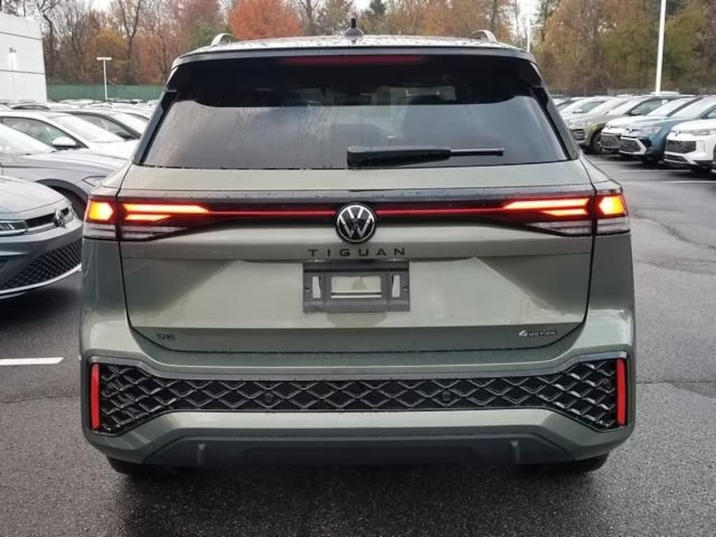 New 2026 Volkswagen Tiguan 2.0T SE R-Line Black SUV