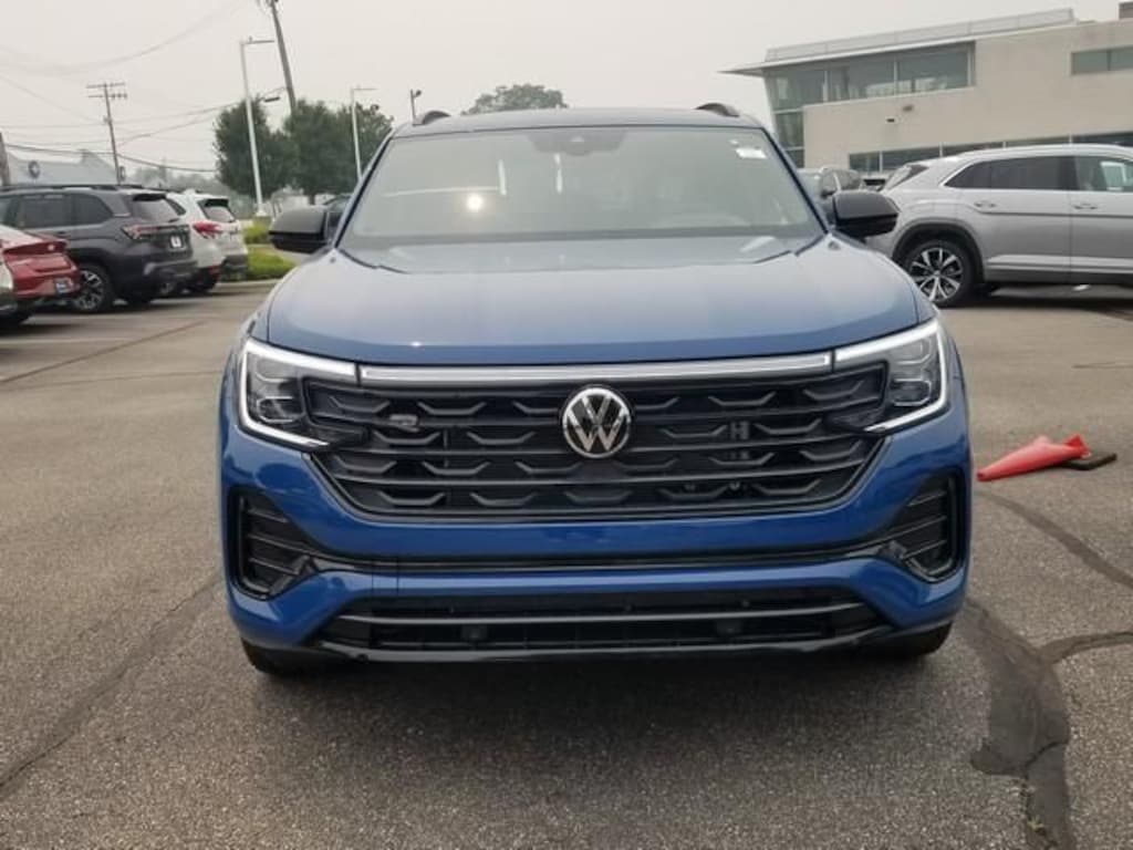 New 2026 Volkswagen Atlas Cross Sport SEL R-Line Black SUV
