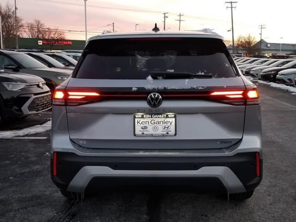 New 2026 Volkswagen Tiguan 2.0T SE SUV