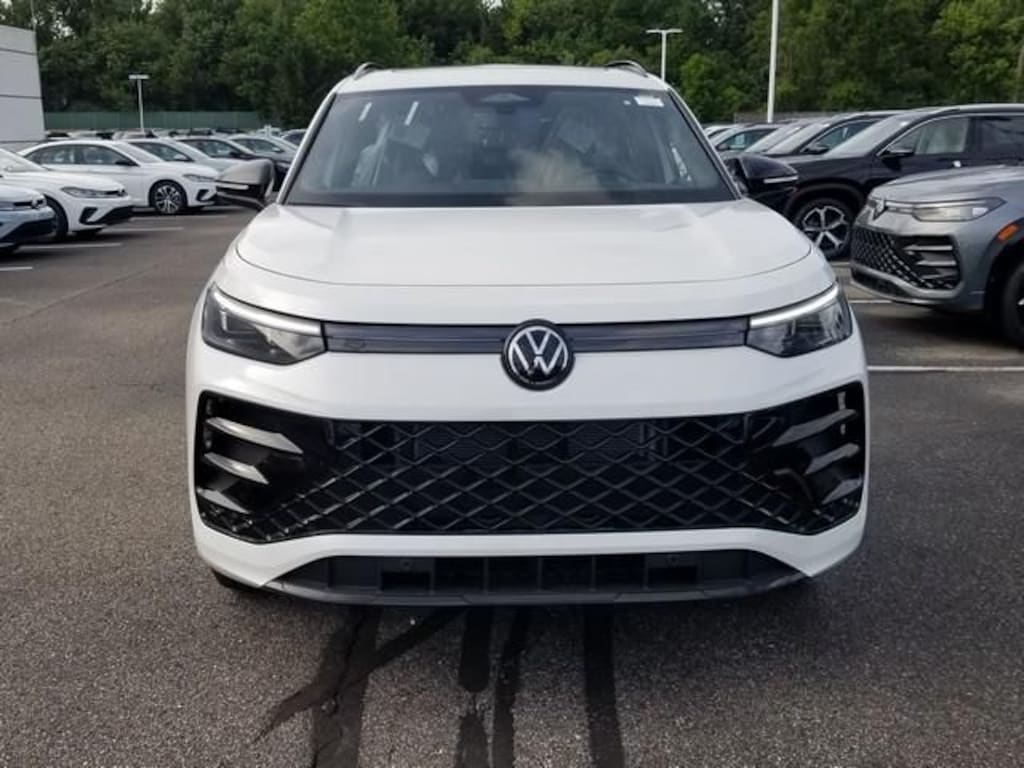 New 2026 Volkswagen Tiguan 2.0T SE R-Line Black SUV