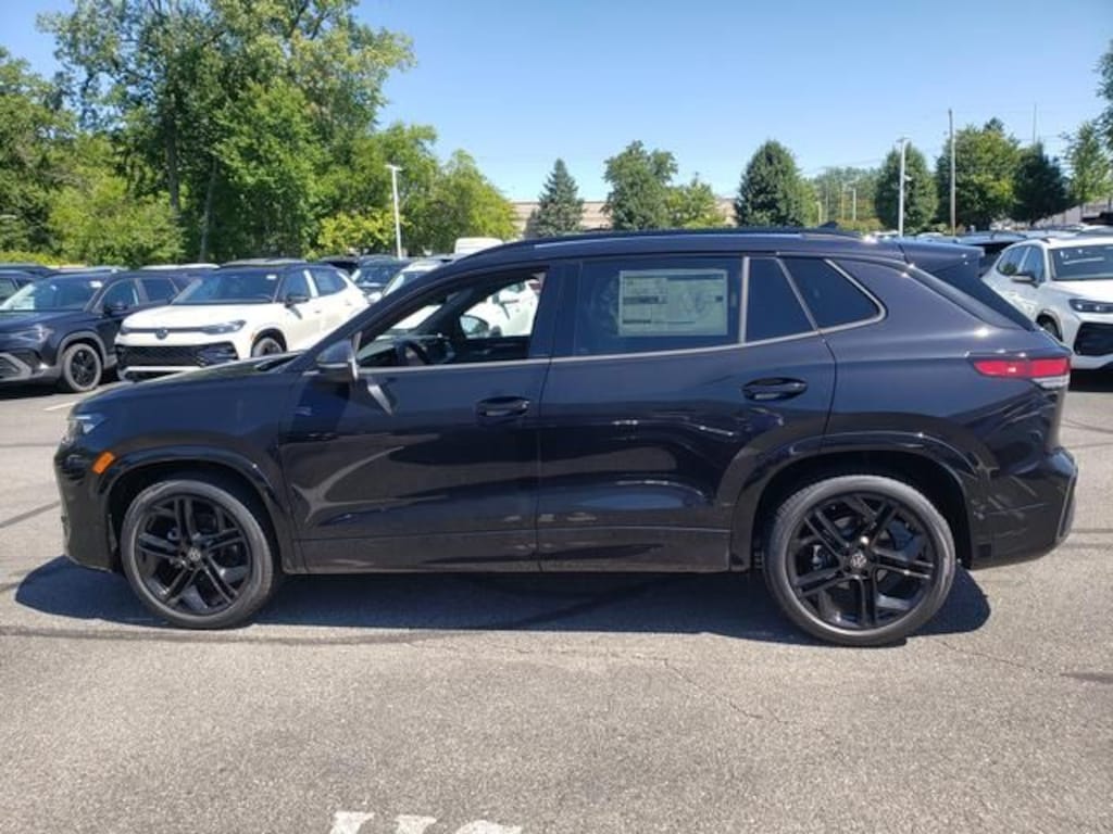 New 2026 Volkswagen Tiguan SE R-Line Black SUV