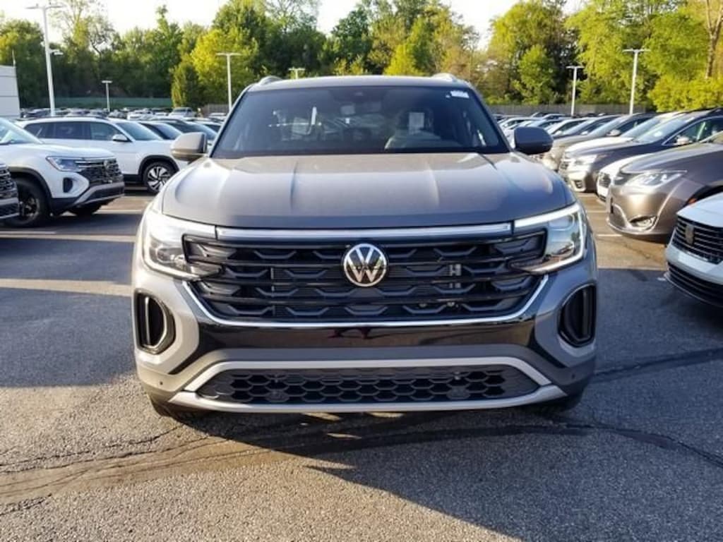 New 2026 Volkswagen Atlas Cross Sport 2.0T SE w/Technology SUV