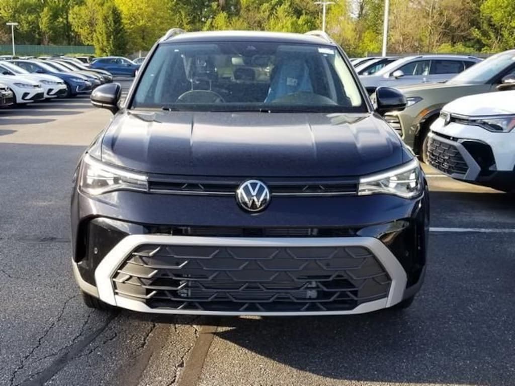 New 2026 Volkswagen Taos 1.5T SE SUV