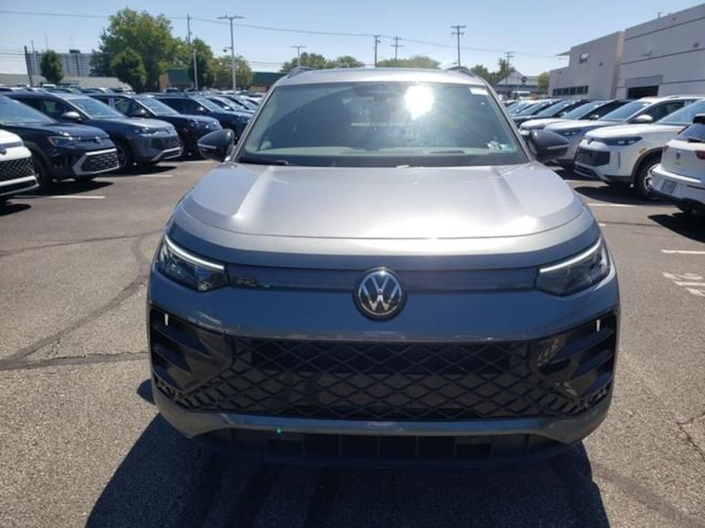 New 2026 Volkswagen Tiguan SE R-Line Black SUV