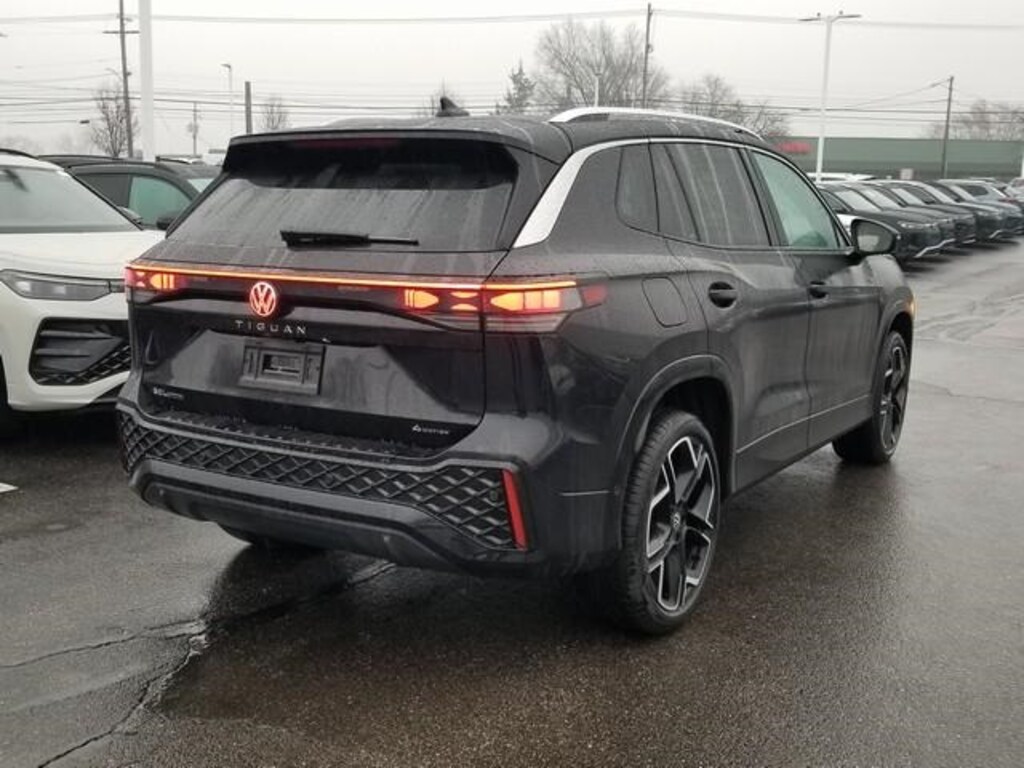 New 2026 Volkswagen Tiguan 2.0T SEL R-Line Turbo SUV