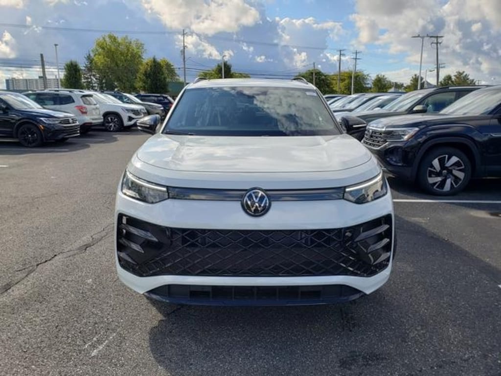 New 2025 Volkswagen Tiguan 2.0T SE R-Line Black SUV