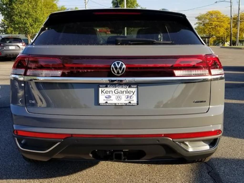 New 2026 Volkswagen Atlas Cross Sport 2.0T SE w/Technology SUV