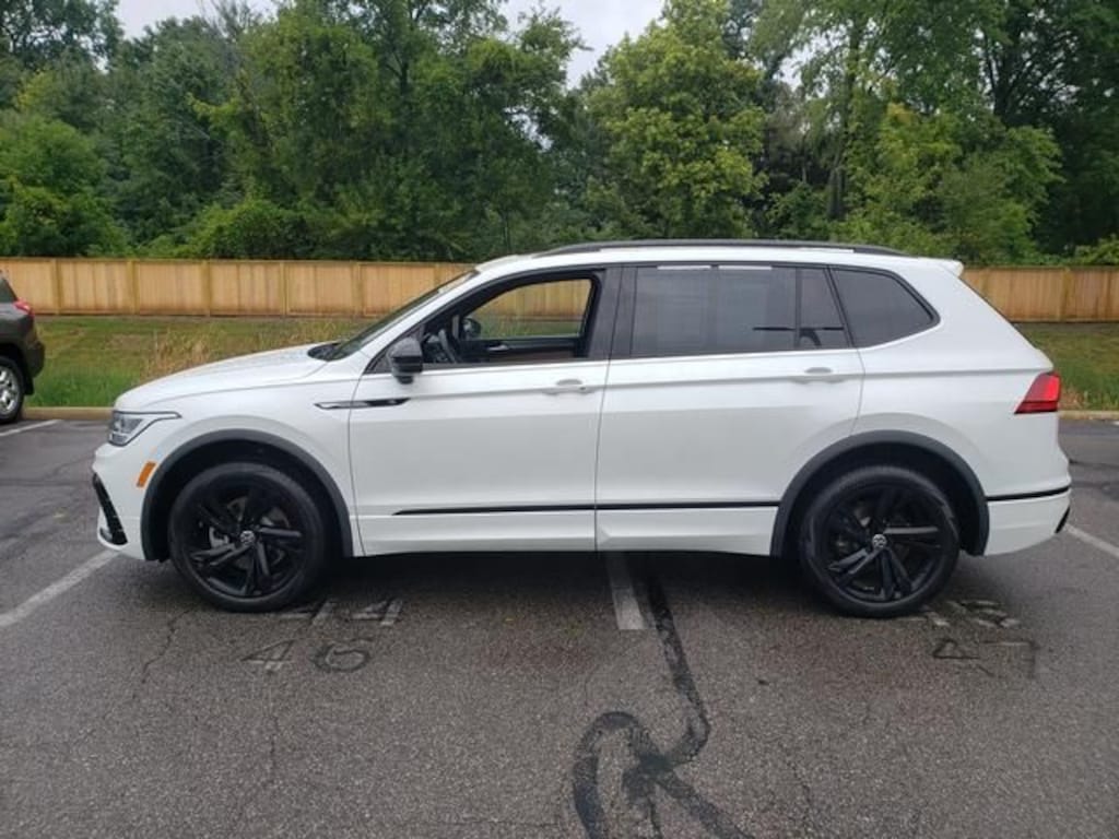 Certified 2024 Volkswagen Tiguan 2.0T SE R-Line Black SUV