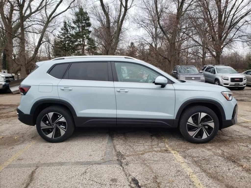 New 2026 Volkswagen Taos 1.5T SE SUV