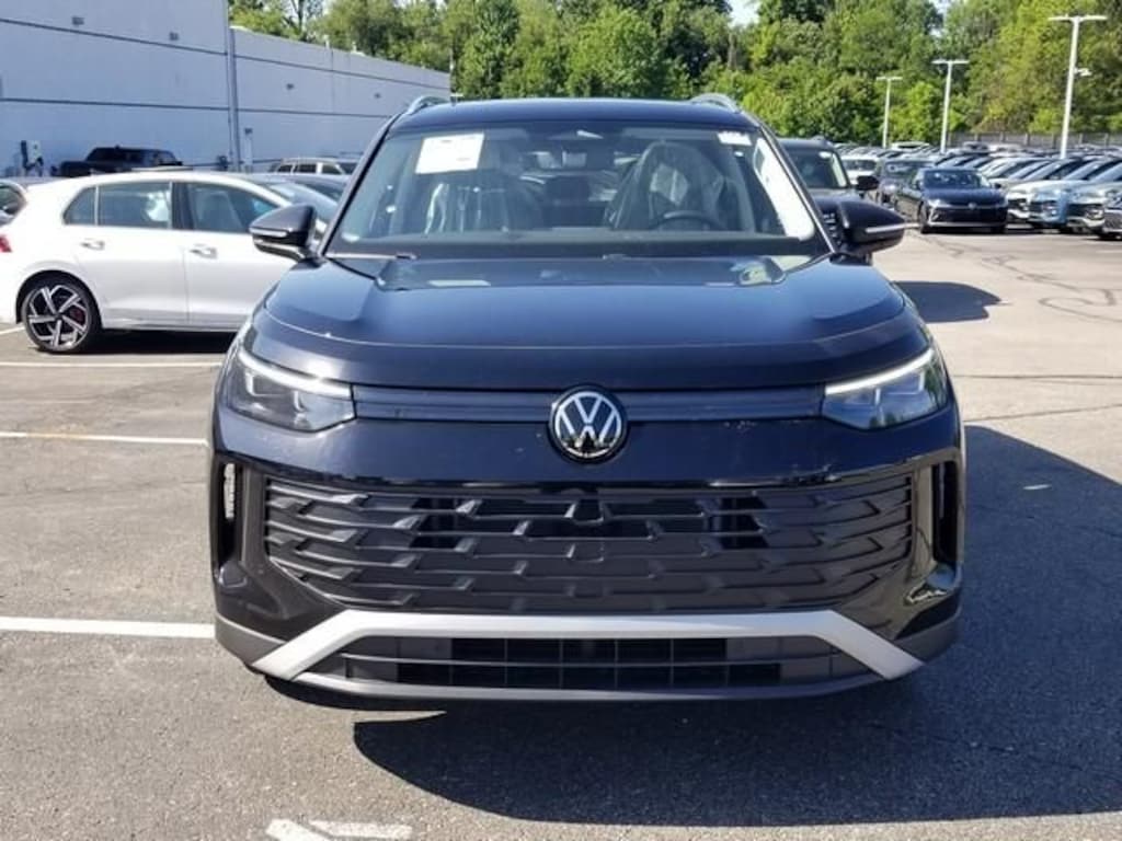 New 2026 Volkswagen Tiguan 2.0T SE SUV