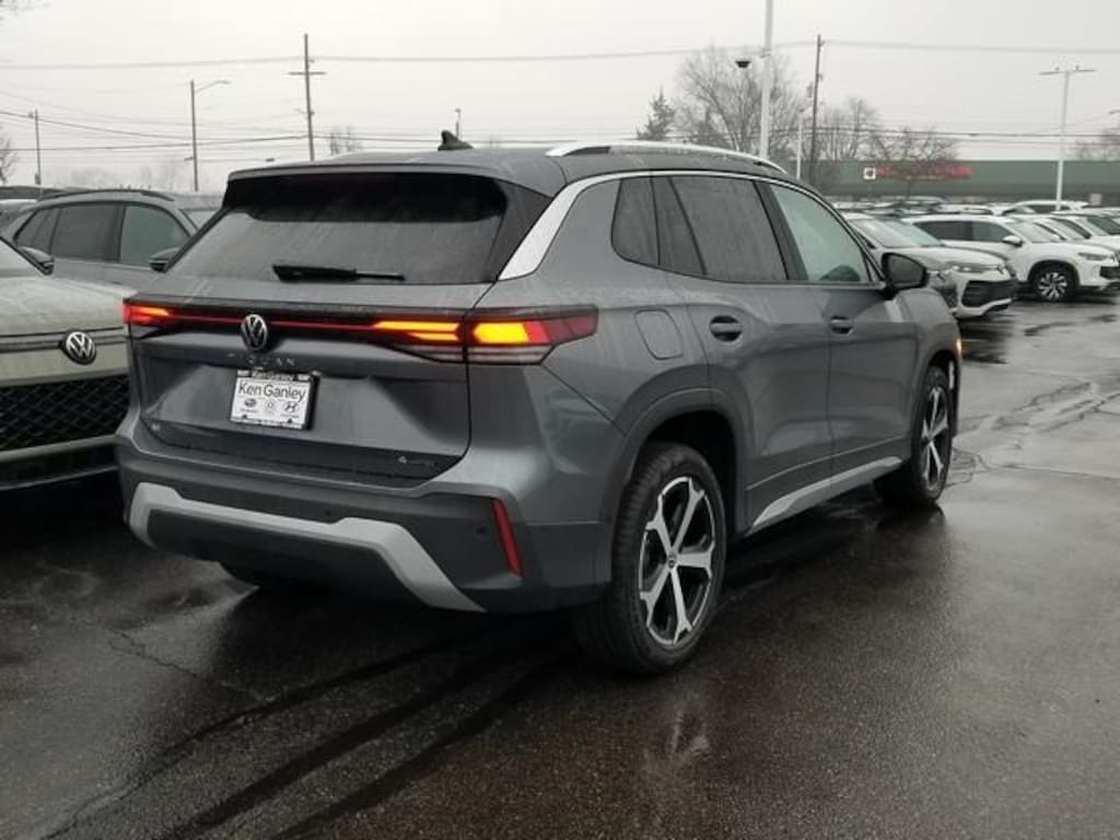 New 2026 Volkswagen Tiguan 2.0T SE SUV