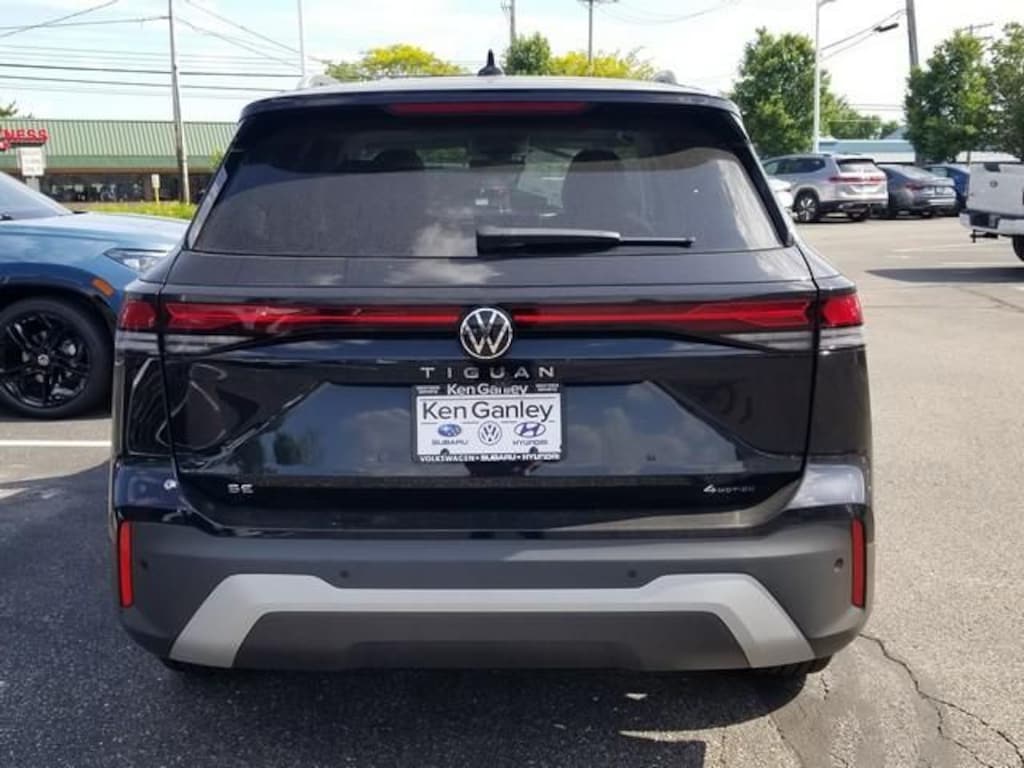 New 2026 Volkswagen Tiguan 2.0T SE SUV