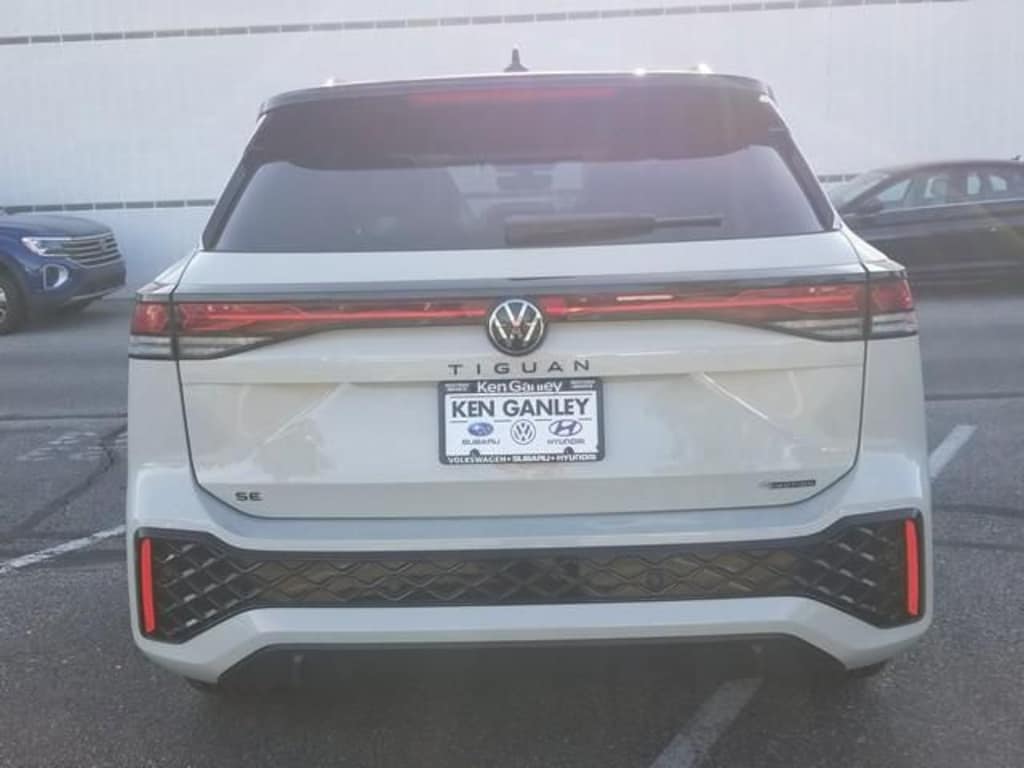 New 2026 Volkswagen Tiguan 2.0T SE R-Line Black SUV