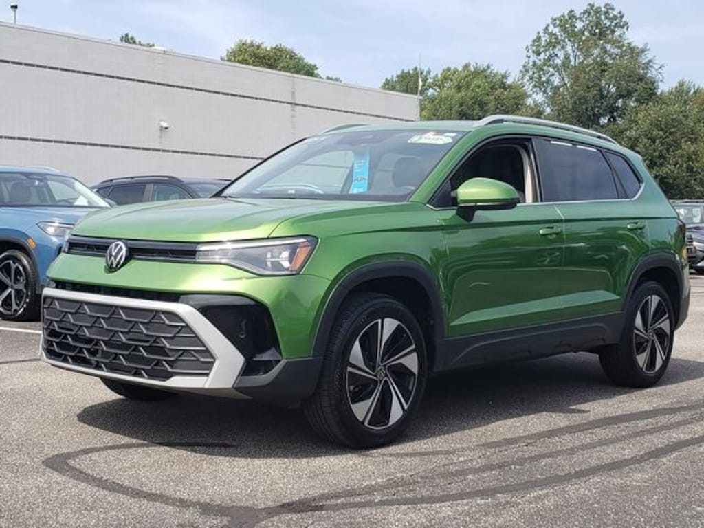 Used 2025 Volkswagen Taos 1.5T SE SUV