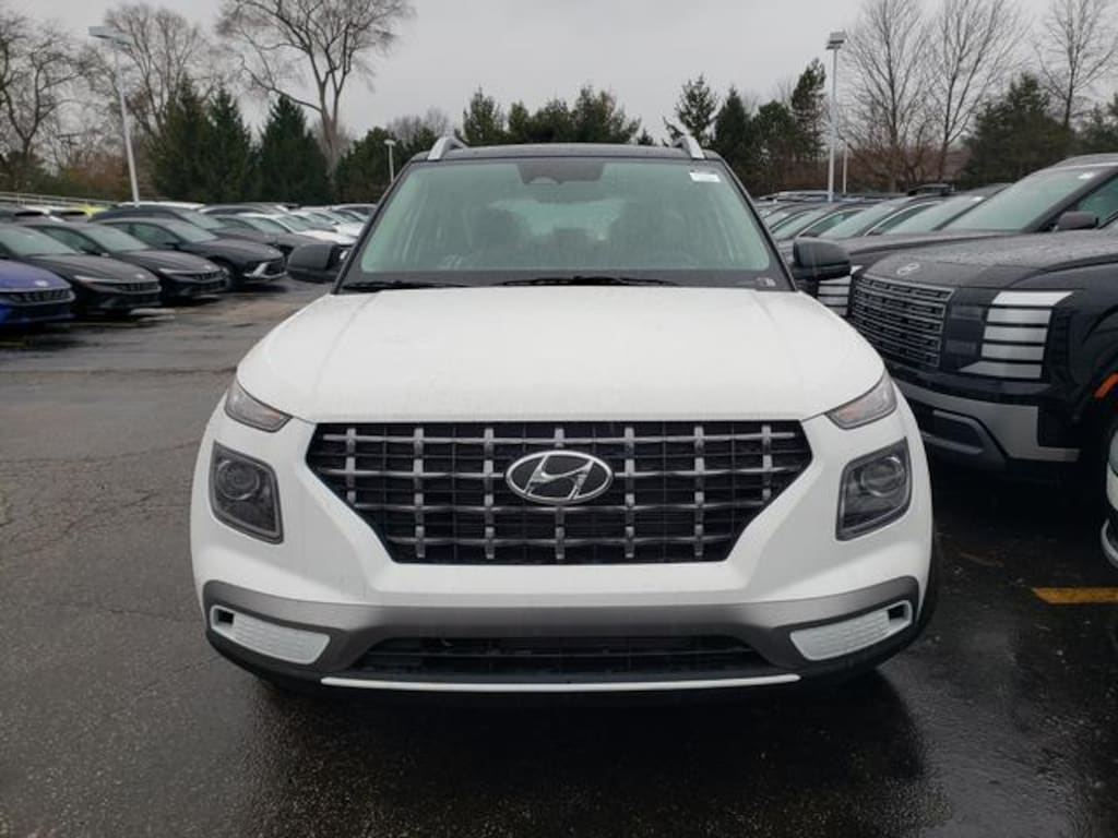 New 2026 Hyundai Venue SEL w/Two-Tone Roof SUV