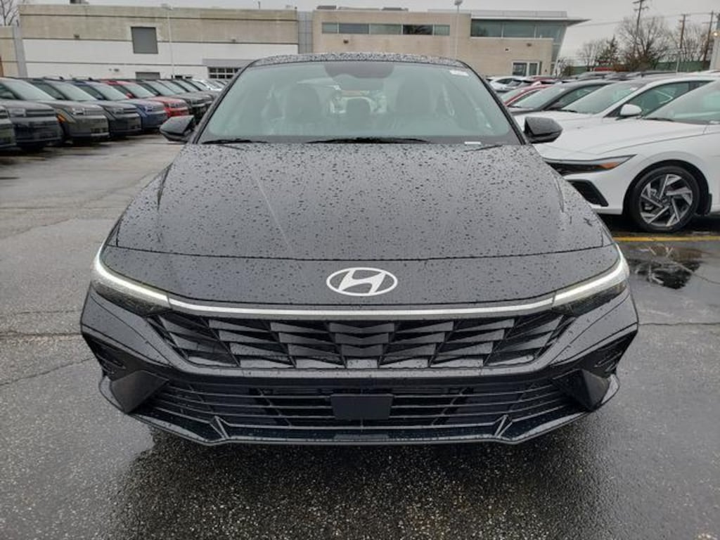 New 2025 Hyundai Elantra Hybrid Limited Sedan