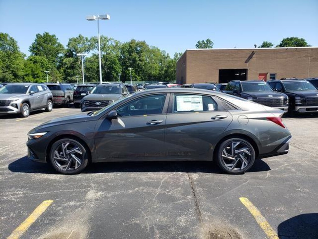 New 2026 Hyundai Elantra Limited Sedan
