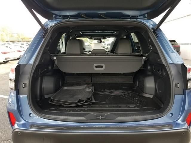 2025 Subaru Forester Limited - Photo 7